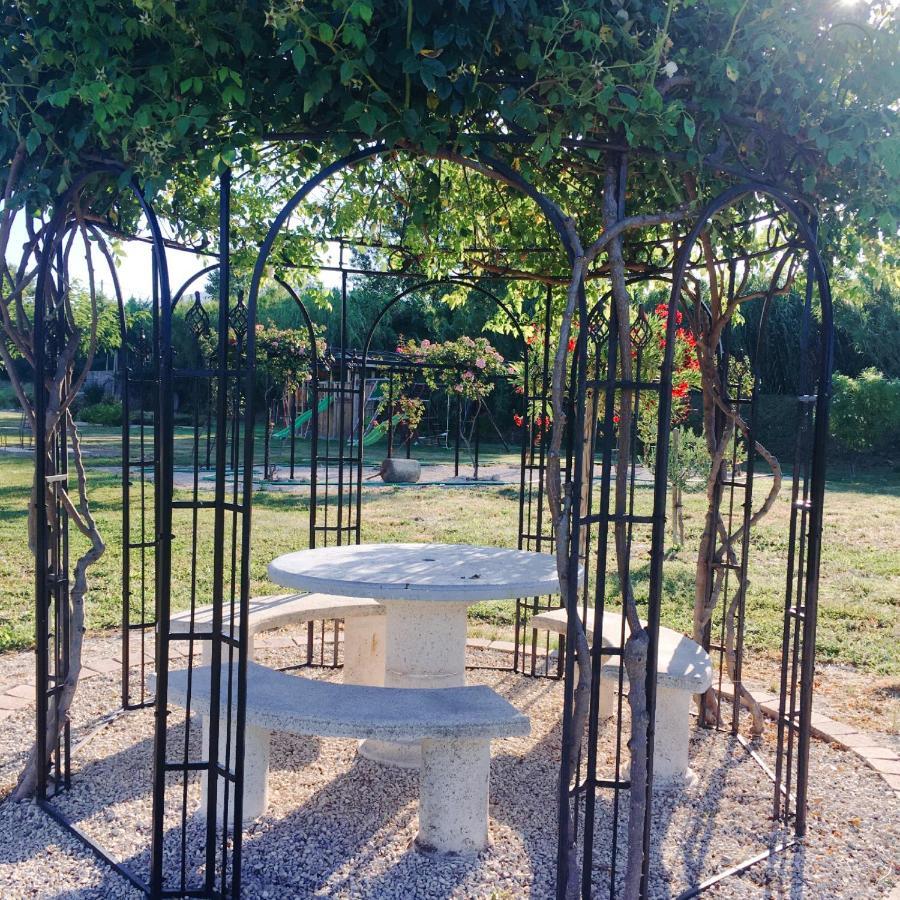 Gite En Provence "Rose" Modene Kültér fotó